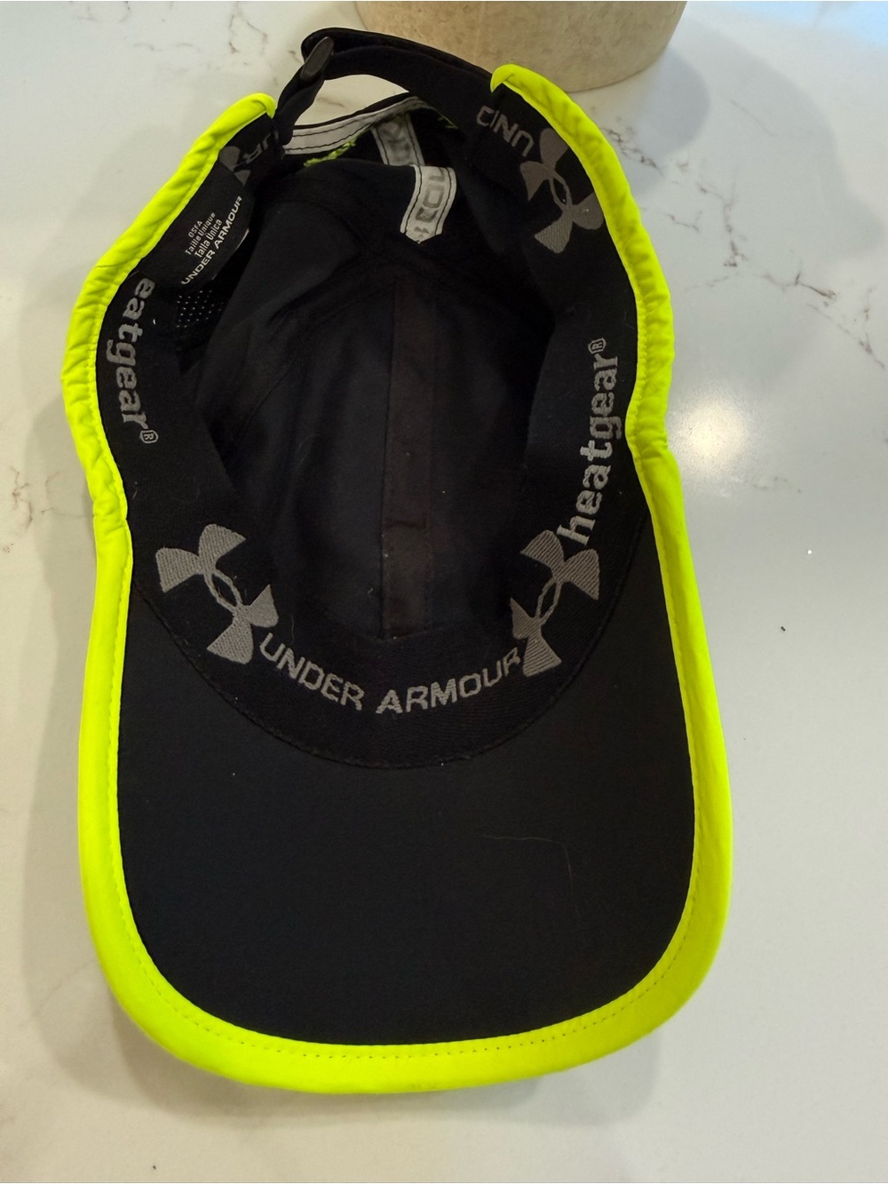 Men’s Under Armour Black Cap with Neon Yellow Accents - Picture 6 of 6